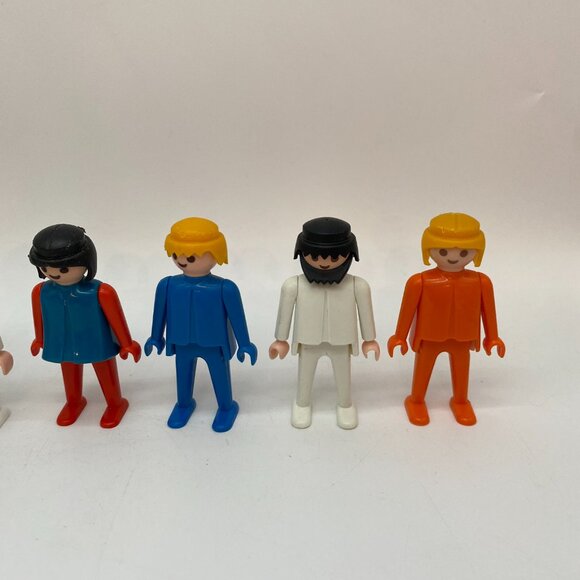 Vintage Geobra Playmobil Boys and Girls Set of 8 Figurines - Picture 4 of 6